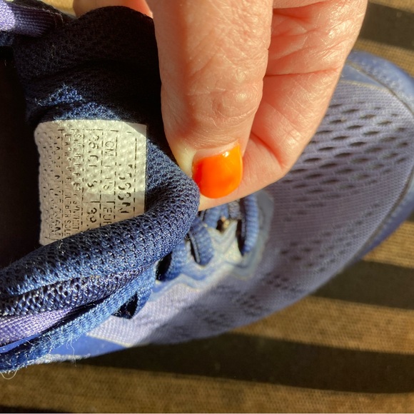 ASICS women’s size 3 running shoes - Picture 9 of 11